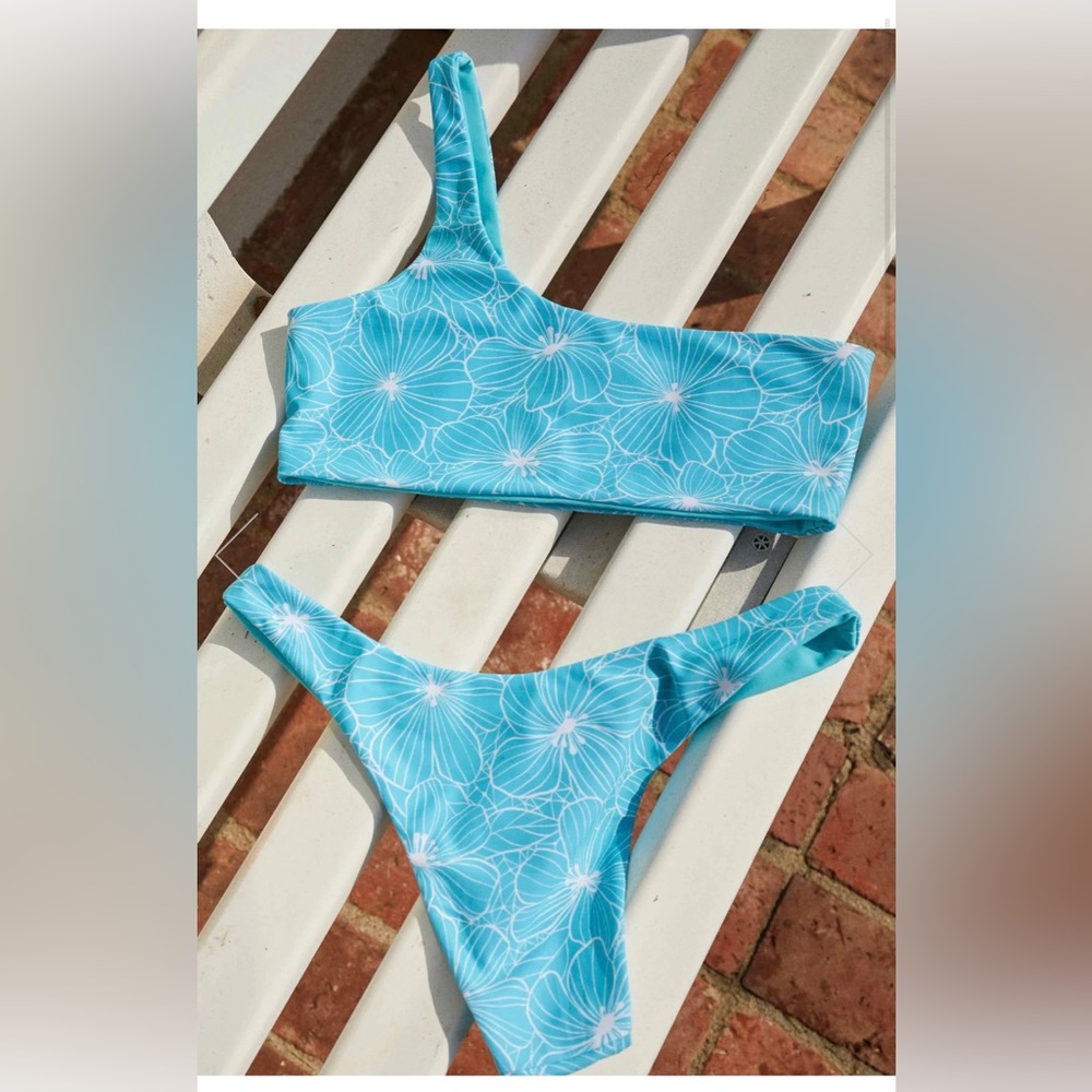 COPY - Vaya Island Bikini TOP ONLY